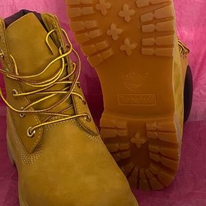 BRAND NEW TIMBERLAND BOOTS